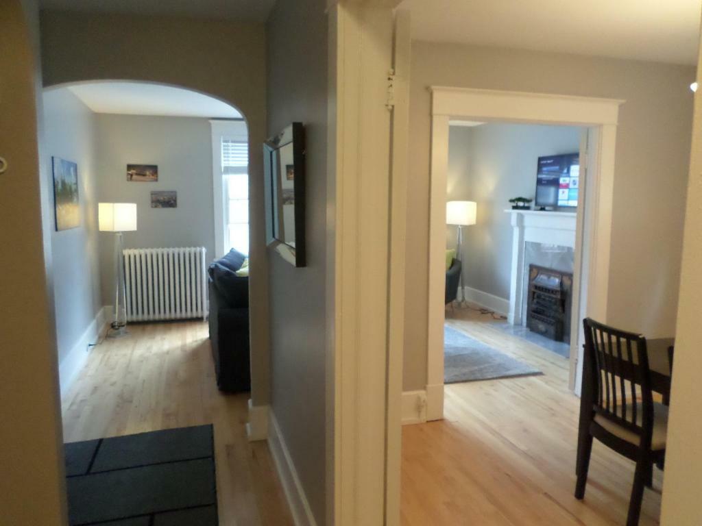 Beautiful, Clean, Quiet 2 Br-In Downtown Ottawa. Parking, Wifi And Netflix Included Apartment ภายนอก รูปภาพ