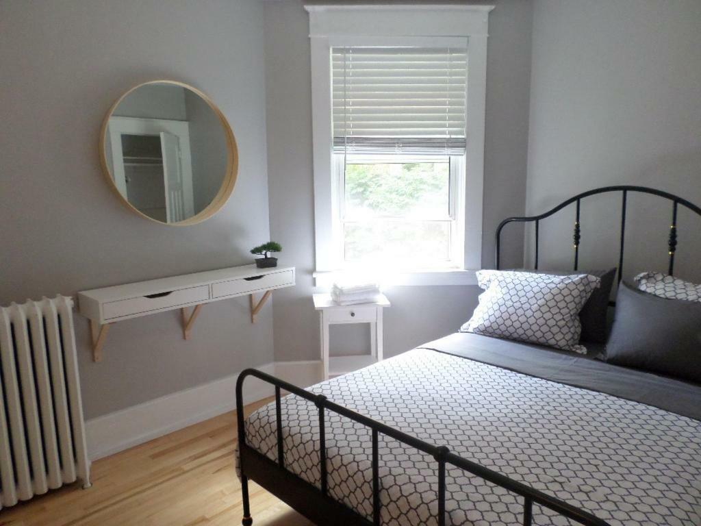 Beautiful, Clean, Quiet 2 Br-In Downtown Ottawa. Parking, Wifi And Netflix Included Apartment ภายนอก รูปภาพ