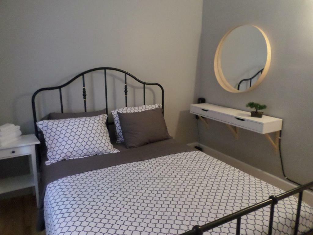 Beautiful, Clean, Quiet 2 Br-In Downtown Ottawa. Parking, Wifi And Netflix Included Apartment ภายนอก รูปภาพ